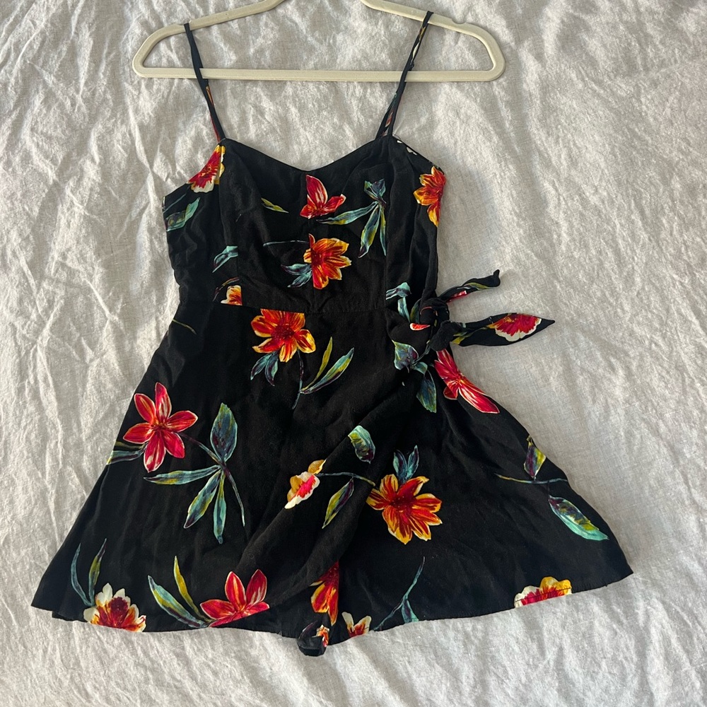Urban Outfitters Floral Romper Size 2